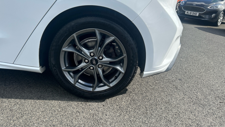 Ford Focus 1.0 EcoBoost 125 ST-Line 5dr Auto Petrol Hatchback